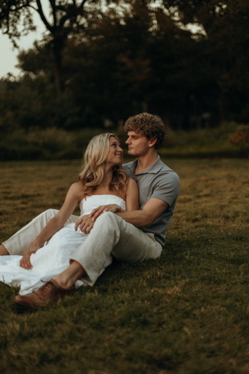 Jessica and Austin engagement photo 17